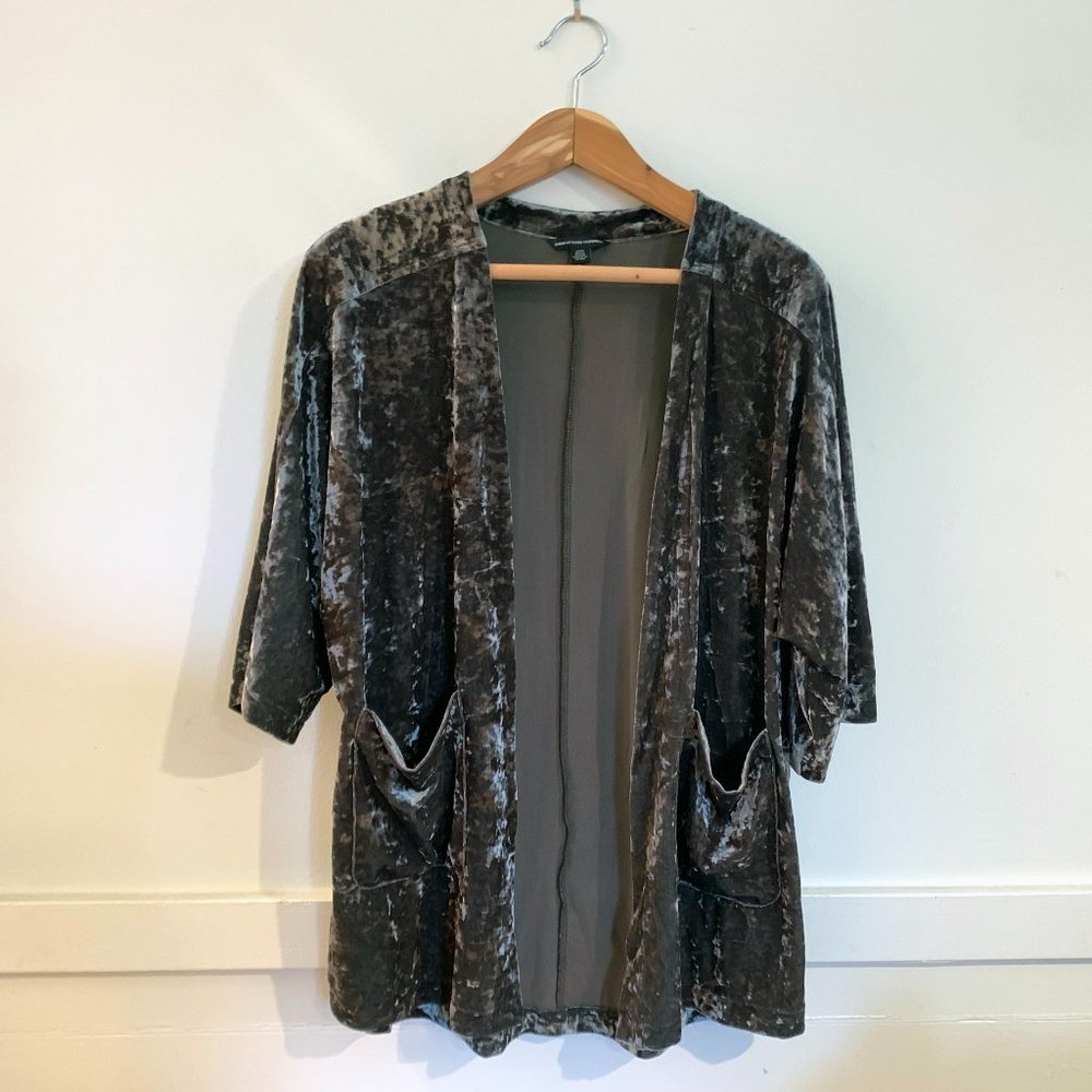 AMERICAN EAGLE Crushed Velvet Kimono in Olive. Lightly Worn.